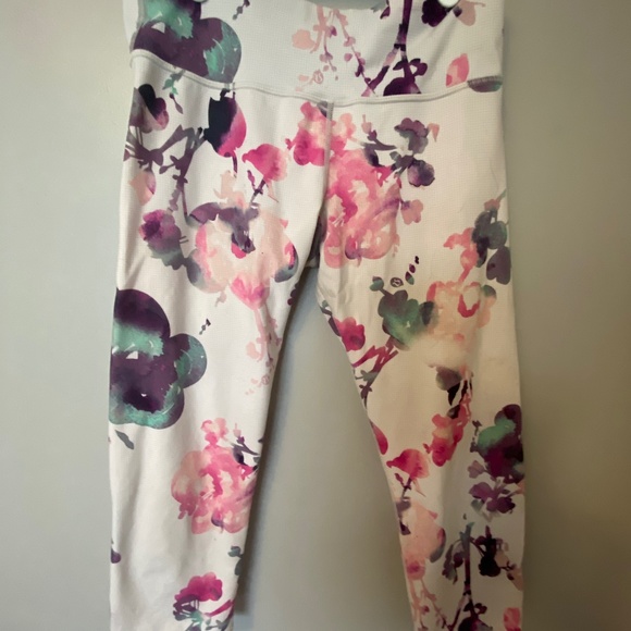 Lululemon capri - Picture 1 of 2